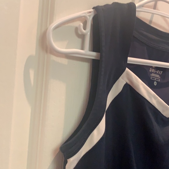 Nike Sports Top - Picture 5 of 8